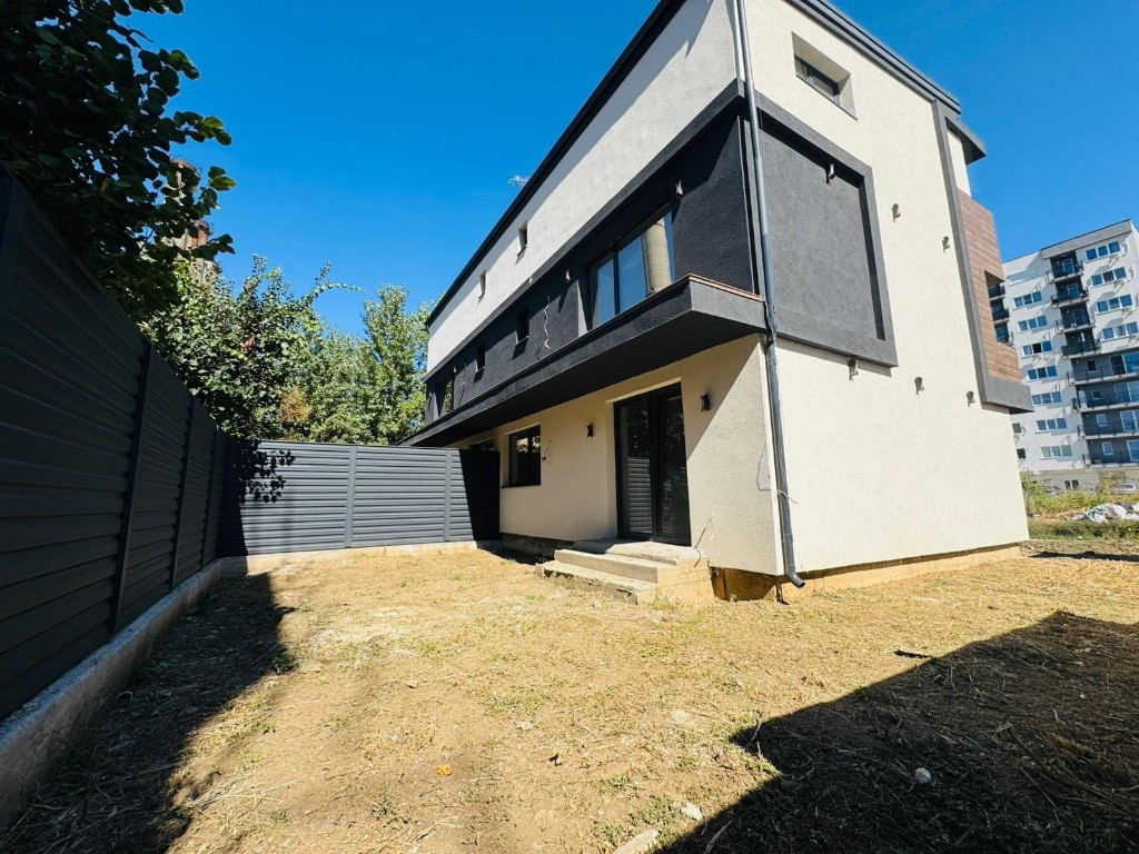Locuință P+1+M, curte proprie, finisaje premium, Sector 4