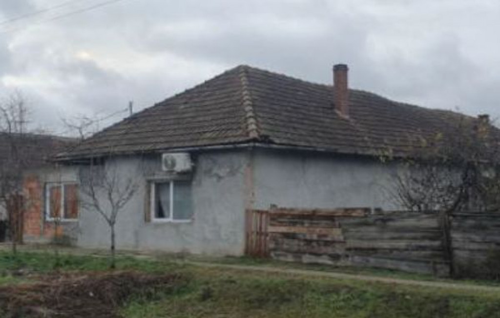 Cota 1/2 din casa -Loc. Sintea Mare, jud. Arad