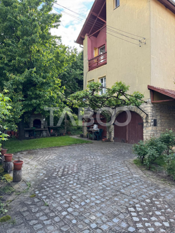 De vanzare casa individuala cu garaj in cartierul Andrei Mur