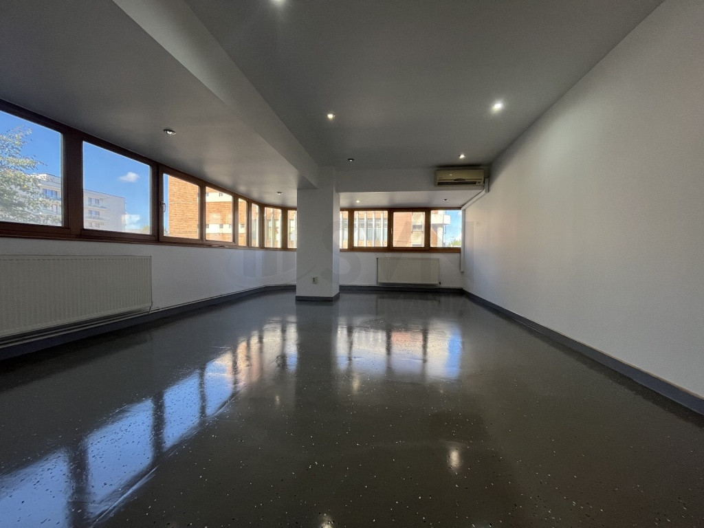 Apartament 3 camere decomandat ideal birou Micro 11