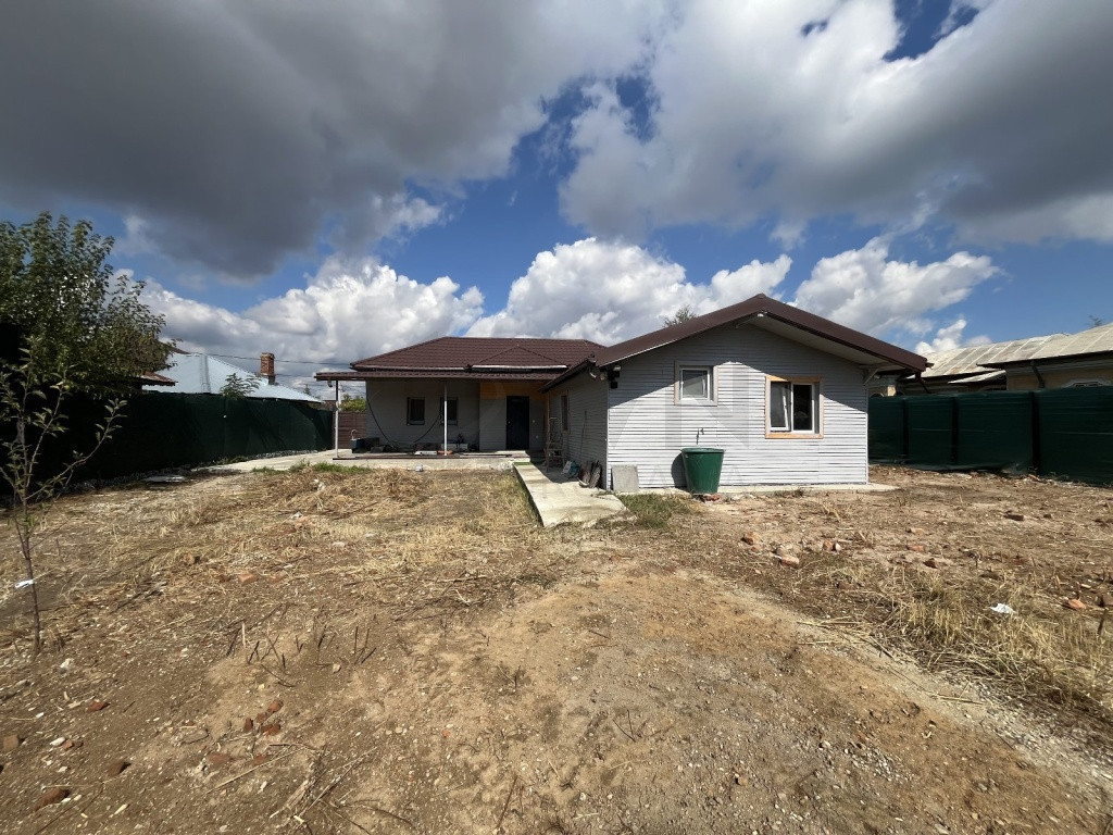 Casa pe parter cu teren 860 mp Cuparu