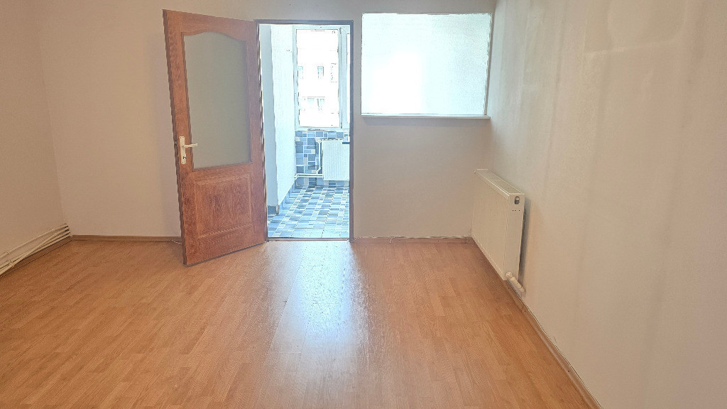 Vand garsoniera in Deva, zona I. Maniu, suprafata utila 31 mp,