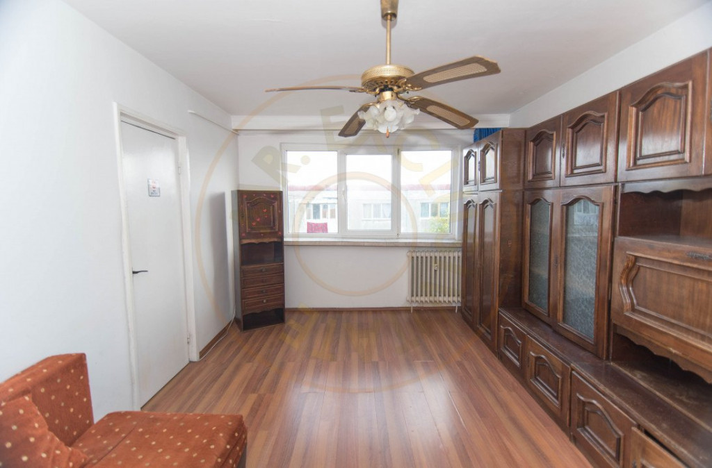 Apartament 2 camere Banat, langa Liceul Barbu, Pitesti. Comi