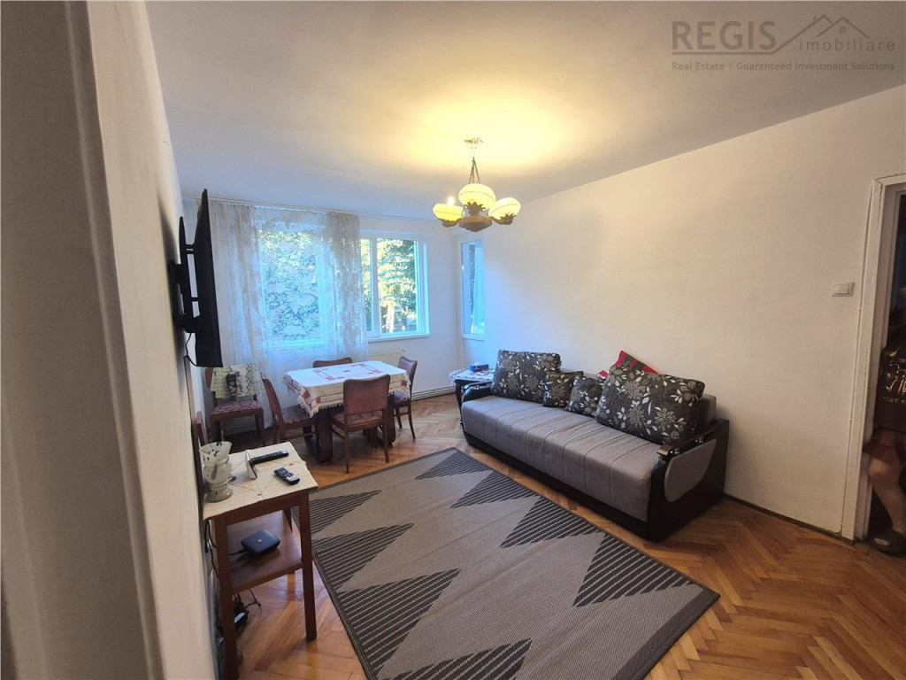 Apartament spatios 3 camere , etaj 1, Centrul Civic, B-dul V