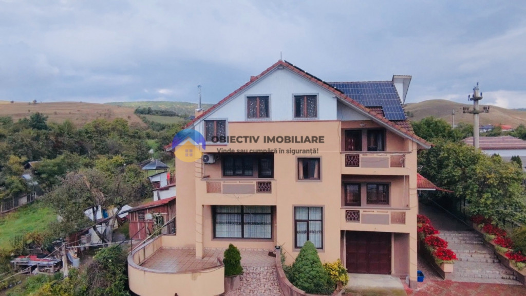 Casă cu priveliște spectaculoasă spre munte – Piatra Ne