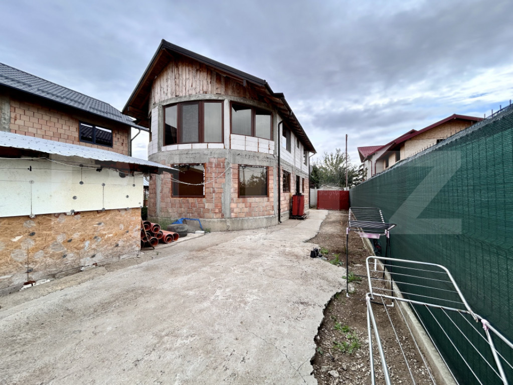 Apartament in vila, 4 camere, 120 mp utili, teren 122mp, Cen