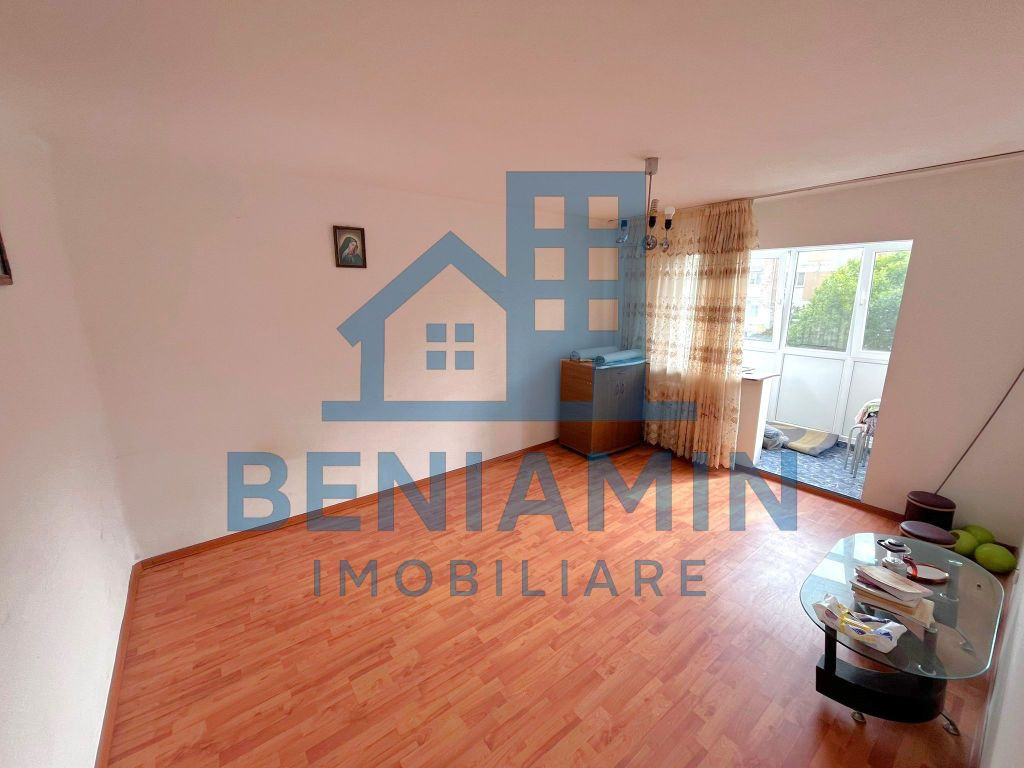 2 camere decomandat etaj 3 Rovine Parculet 48mp 1980 teav...