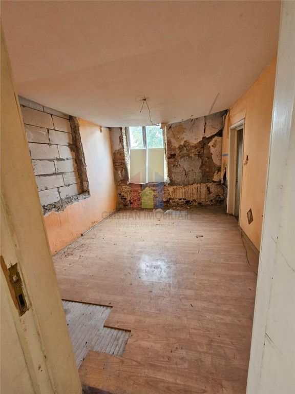 Casa 3 camere caramida zona Maternitatii Teren - 157 mp