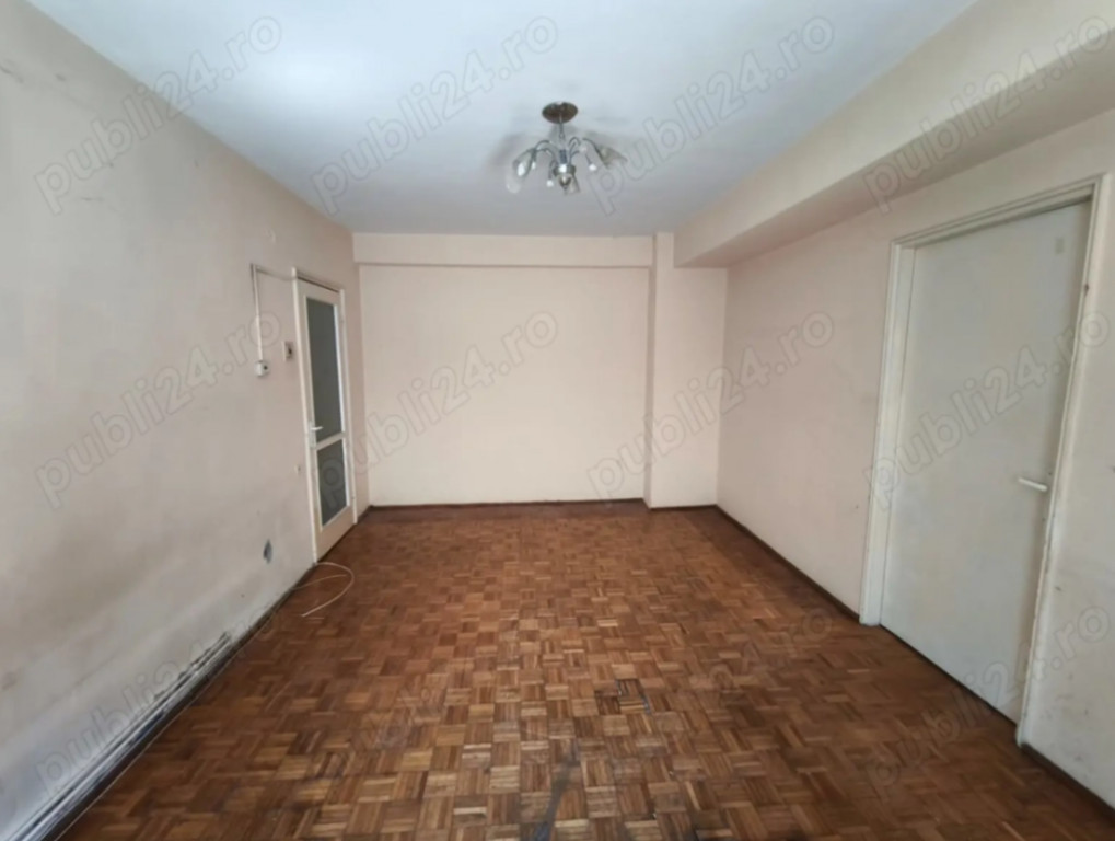Apartament 2 camere, semidecomandat - zona Centru Civic