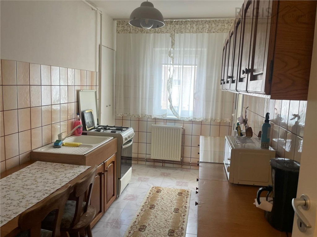 Apartament de 2 camere, zona Bartolomeu