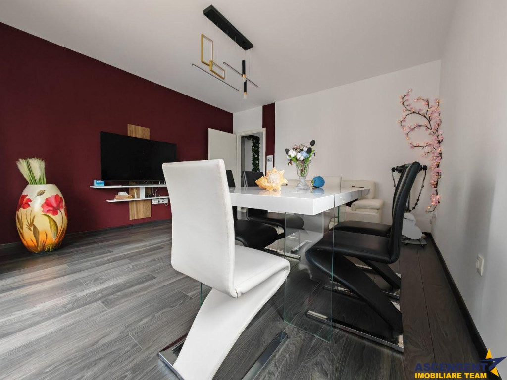 Decomandat,etaj1,mobilat,deosebit accesorizat,Avantgarden, B