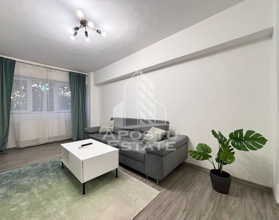 Apartament cu 4 camere, decomandat, zona Aradului