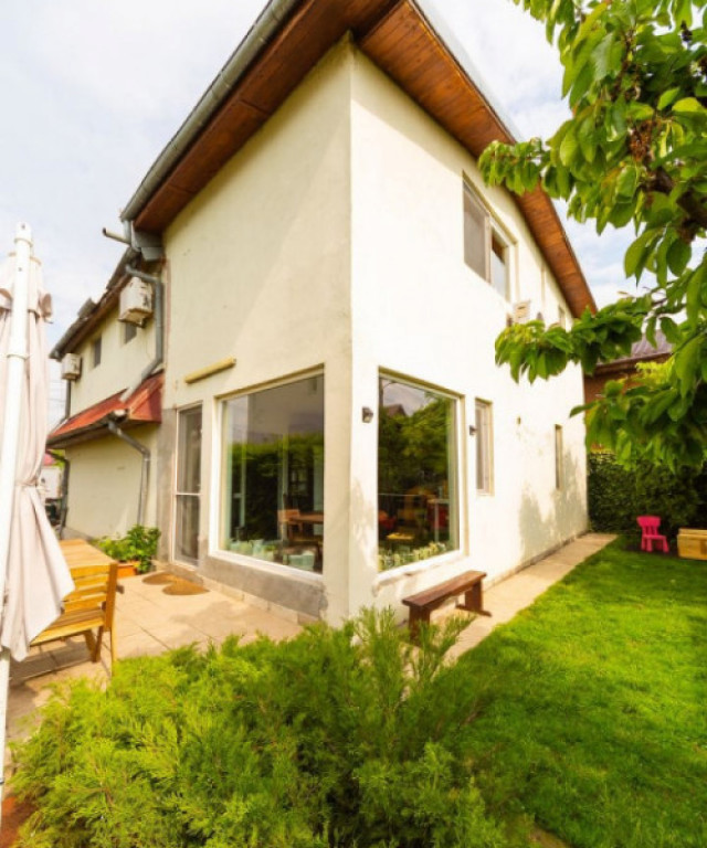 VILA parter si etaj- PIPERA