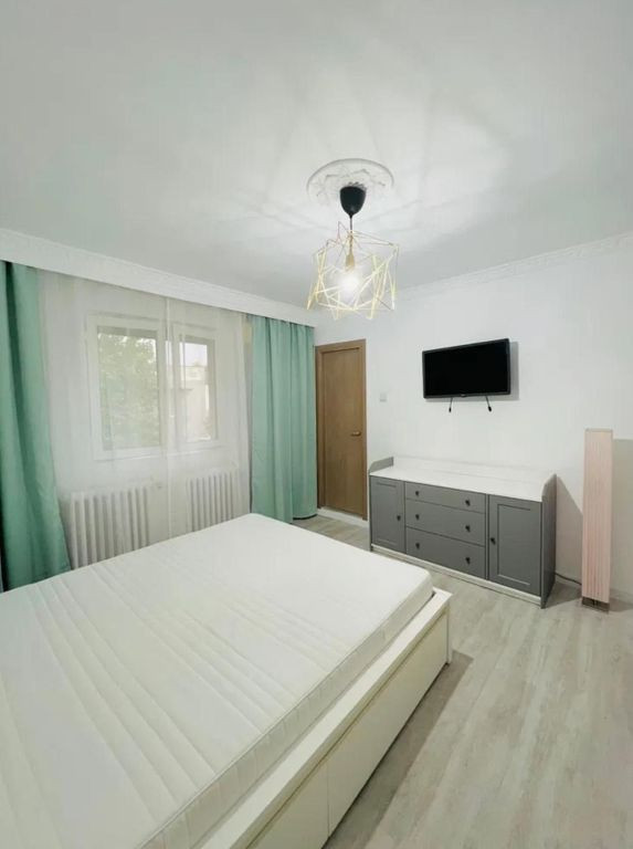 Garsoniera de vanzare - Piata resita