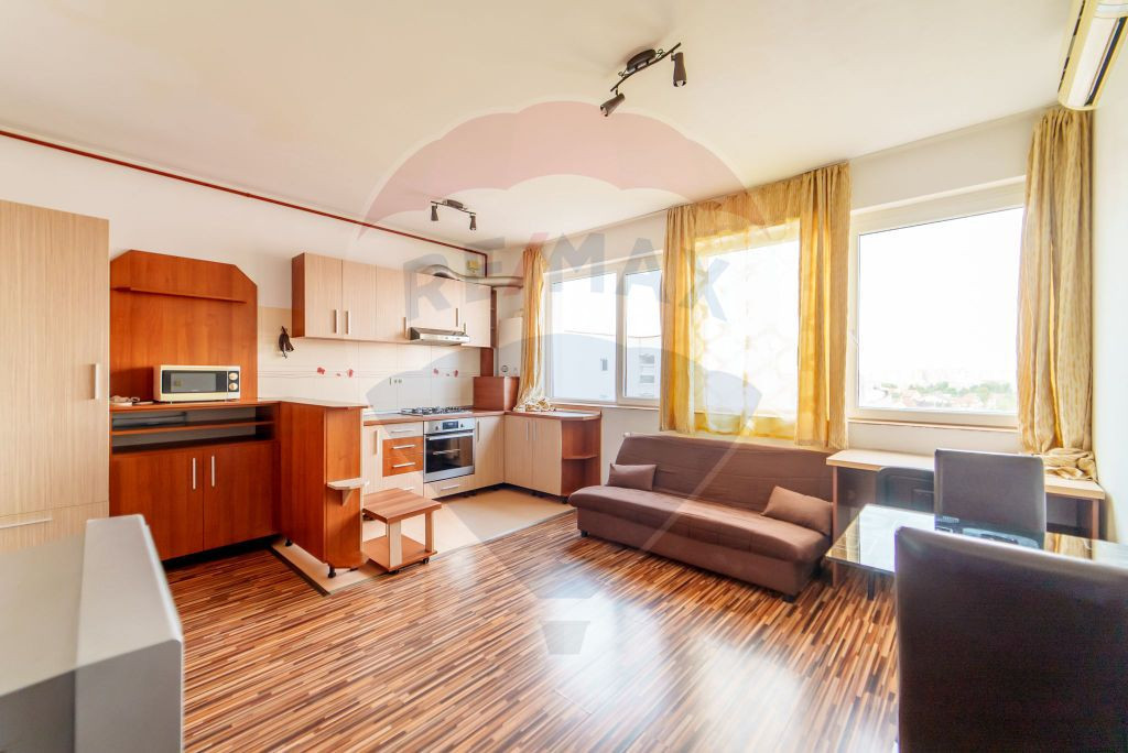 Apartament cu 3 camere de închiriat în zona UTA