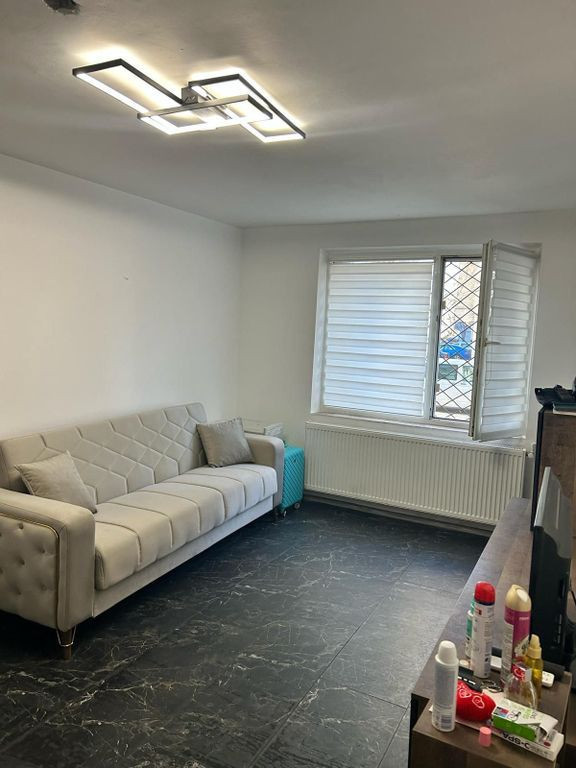 Garsoniera de inchiriere 34mp