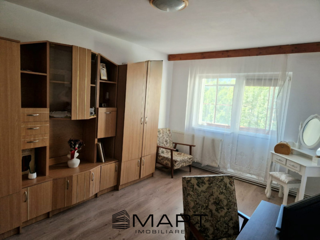 Apartament 3 camere , etaj 2 Valea Aurie