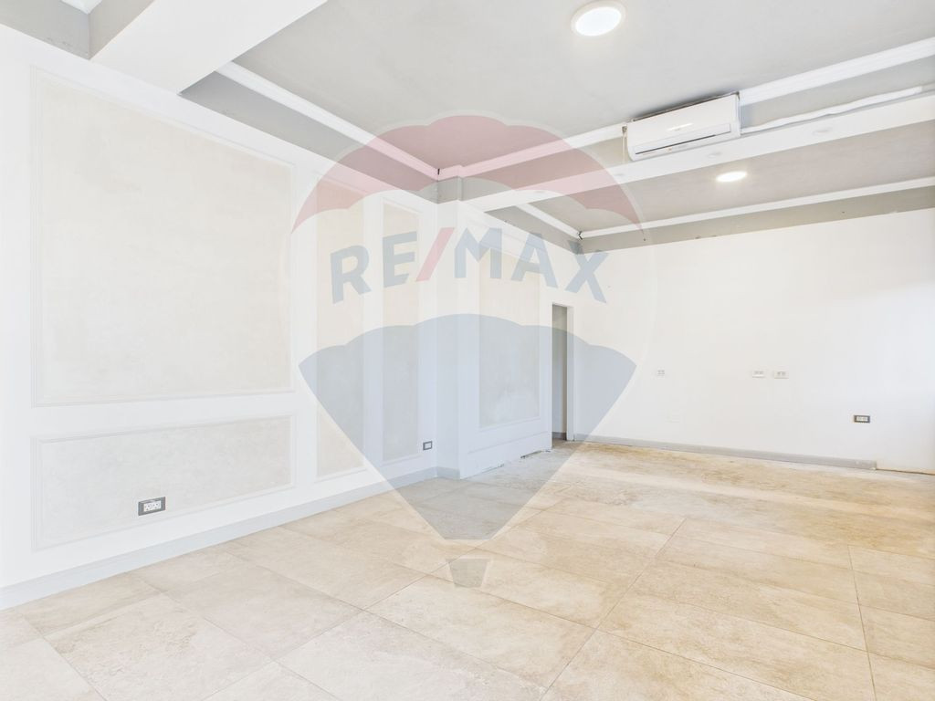 Spațiu comercial 45 mp – Intersecție, Vad excelent ??...