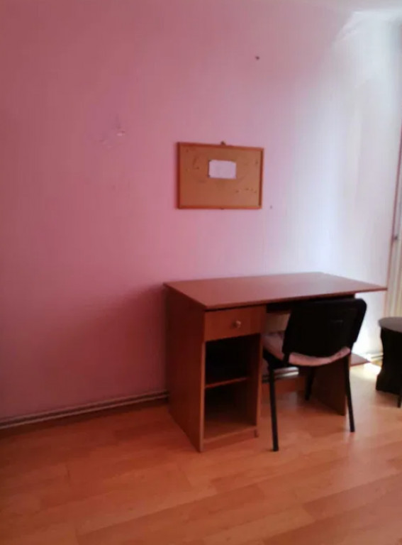 Apartament 2 camere, semidecomandat - zona Vlahuta