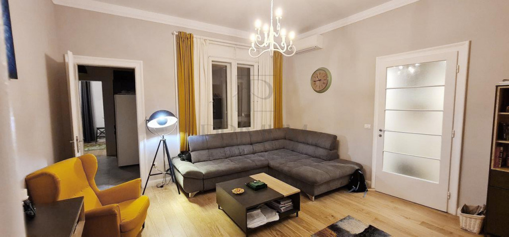 MEDICINA - 4 Camere - Spatios - Inalt - 2 Bai - Garaj in CF