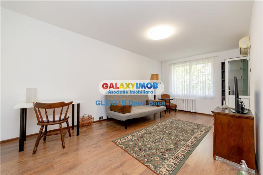 Apartament 3 camere BASARABIA (str. Soldat Petre M. Tina)