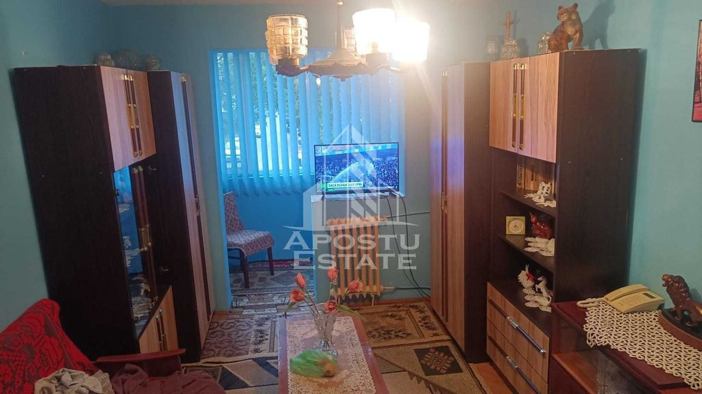 Apartament cu 2 camere, etajul 1, semidecomandat, zona Sa...