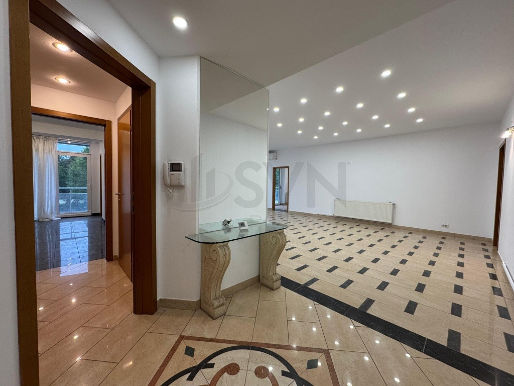 Apartament 5 Camere I De I Primaverii