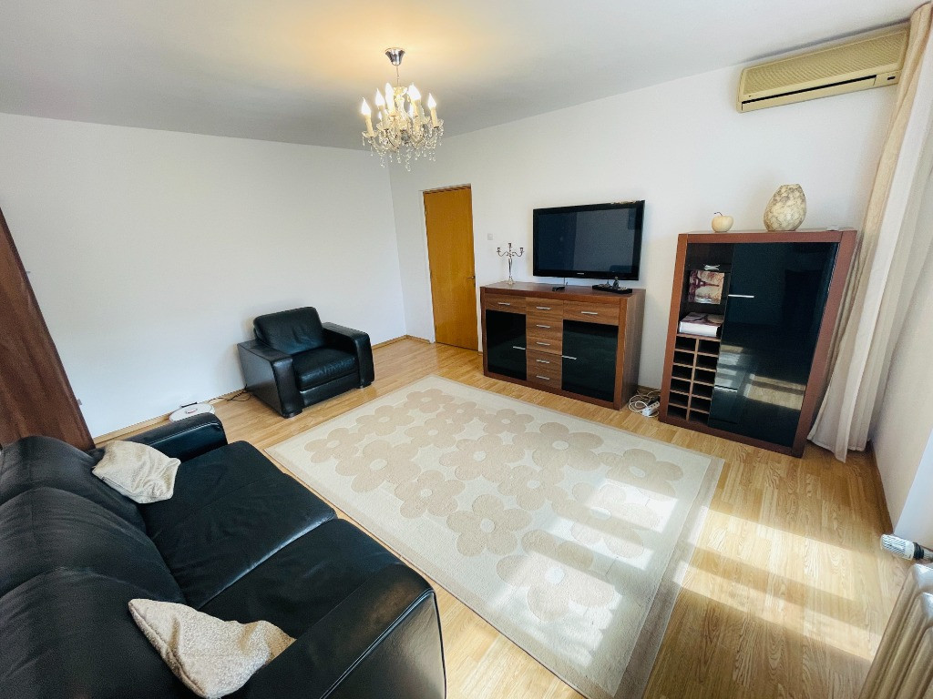 Proprietar inchiriez apartament 2camere mobilat parcare Casa de Pensii