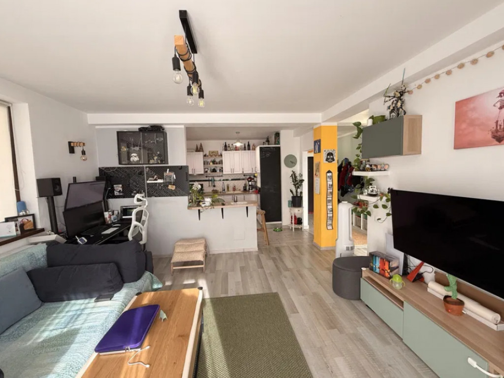 Apartament 2 camere, decomandat - zona Sanpetru