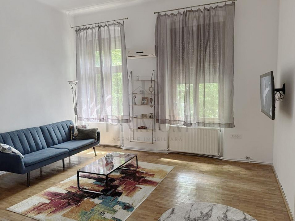 PIATA SINAIA - 3 Camere - Spatios - Inalt - Vila Istorica -