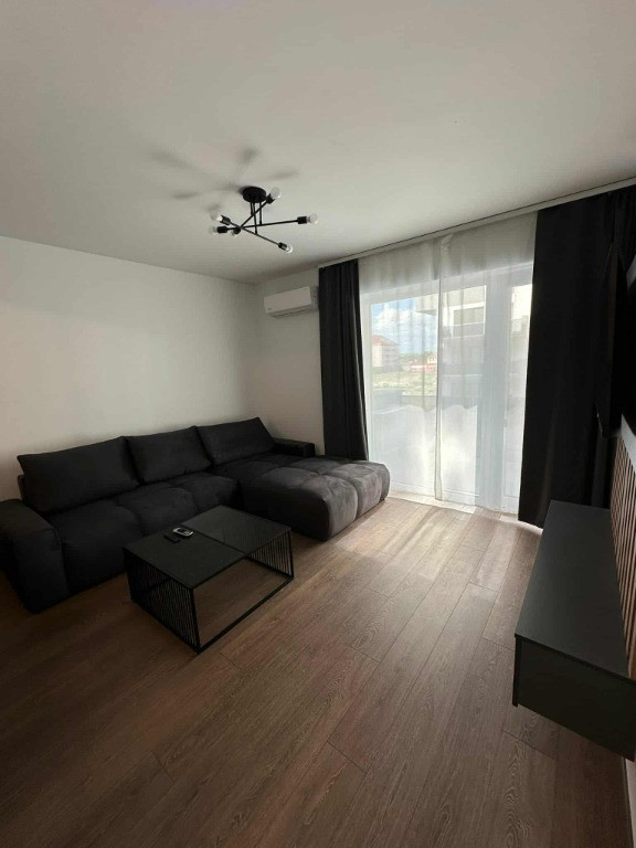 Ap. 2 cam. de închiriat cart. Prima Arena