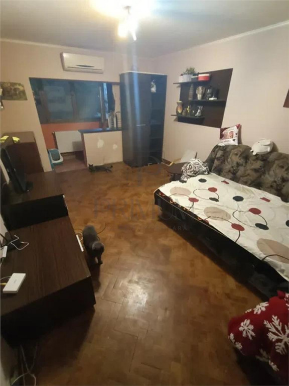 DAMBOVITA - 4 CAM - DECOMANDAT - ETJ.1 - 2 BAI - 2 BALCOANE