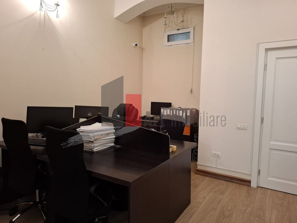 Apartamentul la parter, Splaiul Independentei-Calea Victo...