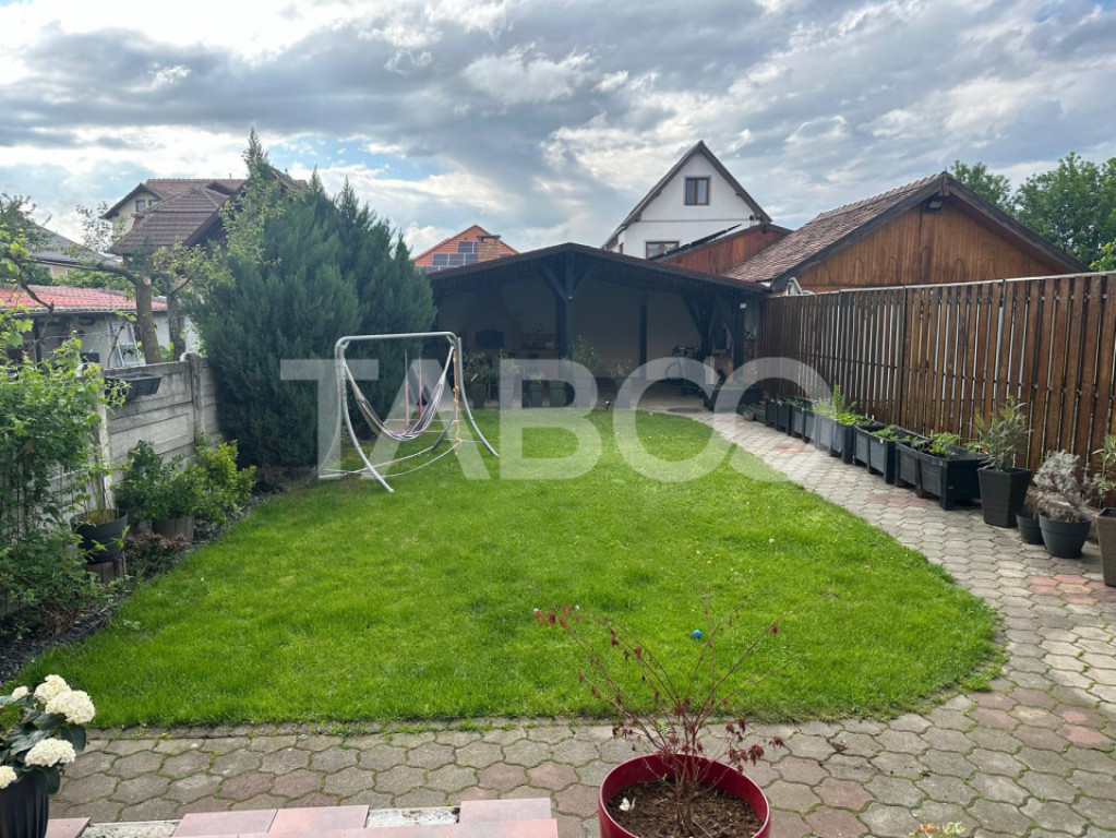 Casa cu 5 camere construita in 2012 in zona Vasile Aaron din