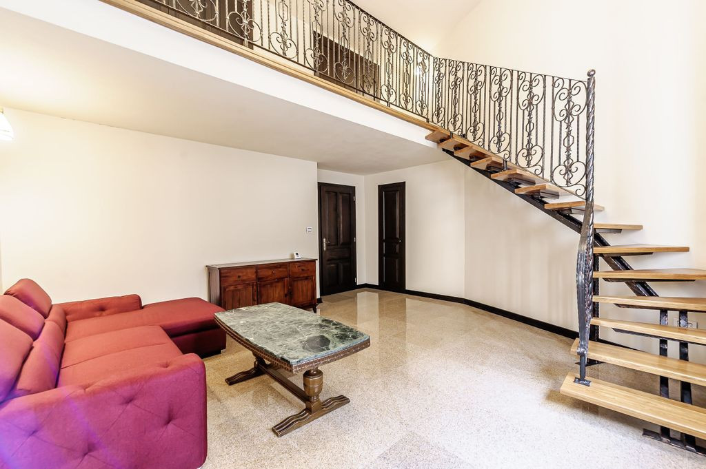 Spațiu premium pentru birouri de închiriat pe Strada Va...