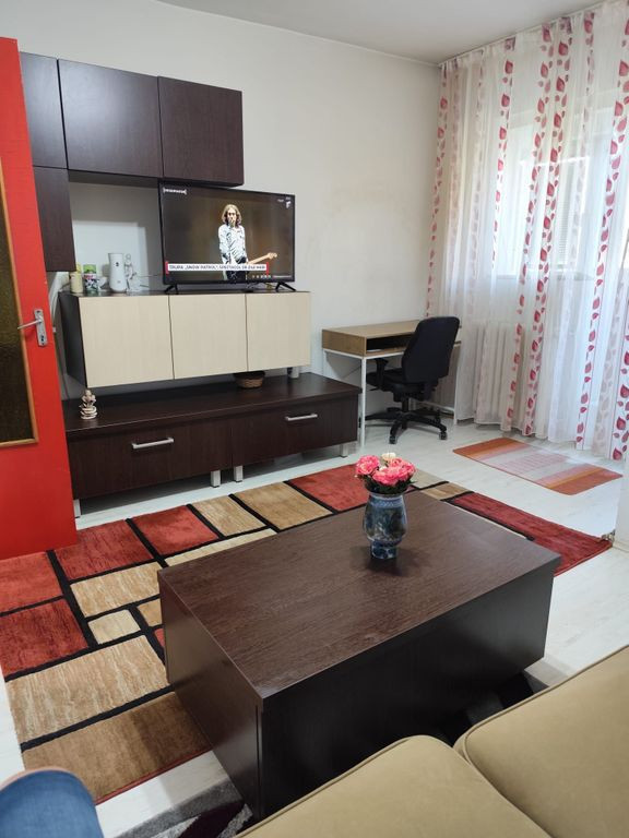 Garsoniera zona Fizicienilor an 1983