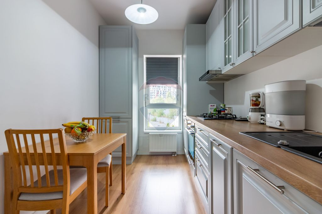 Apartament cu 3 camere de vânzare Central District 4 Ele...