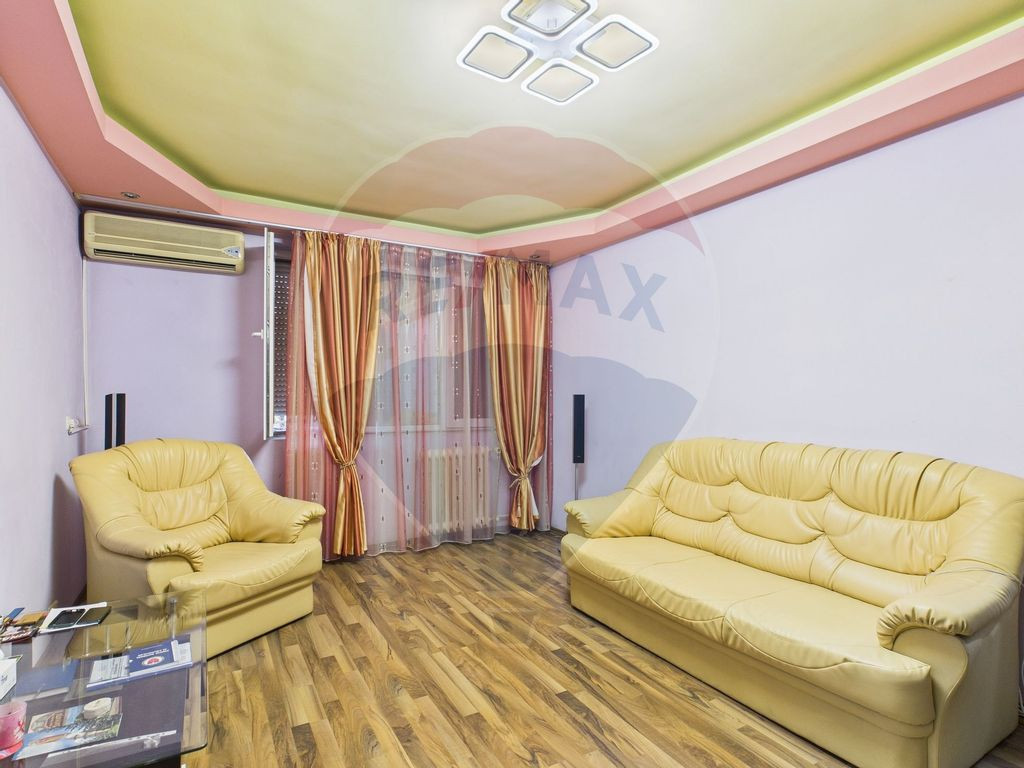 Apartament cu 3 camere de vânzare în zona 1 Decembrie 1918