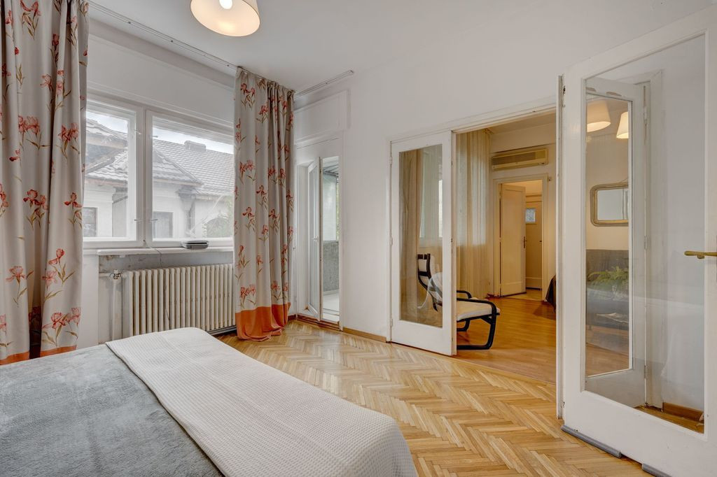 Apartament 3 camere Hala Traian Cartierul Evreiesc Calea ...