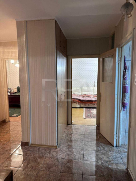 Apartament 4 camere Ozana / 2 bai /boxa