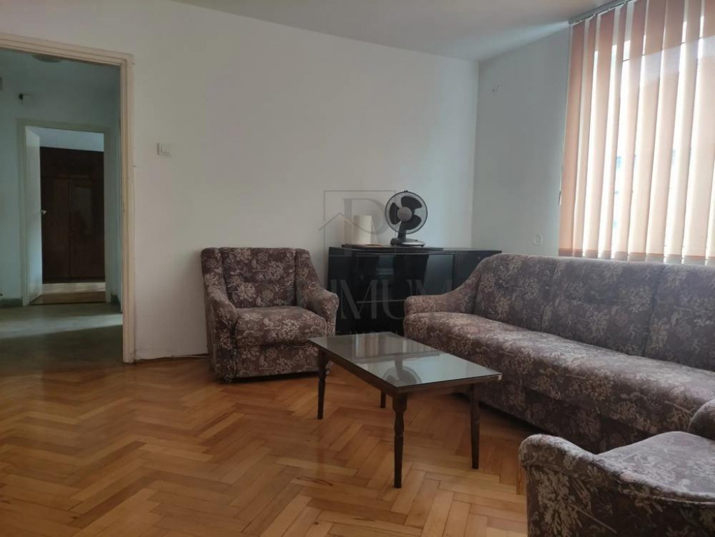 PIATA 700 - CENTRAL - 3 CAM - ETAJ 2 - MOBILAT - CURTE