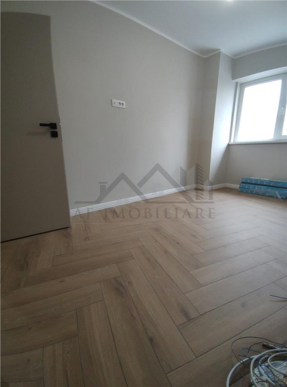 Apartament 3 camere zona Zimbru - Tigarete
