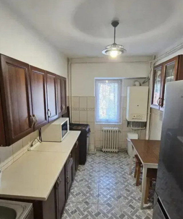 APARTAMENT 3 CAM, DECOMANDAT, ULTRACENTRAL