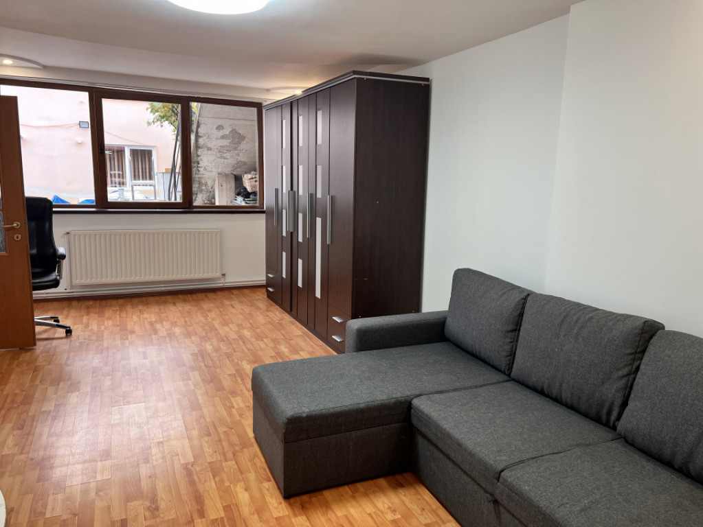 Ap 2 cam la casa zona calea poplacii