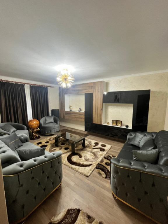 Apartament 3 camere, 63mp, decomandat, Siret