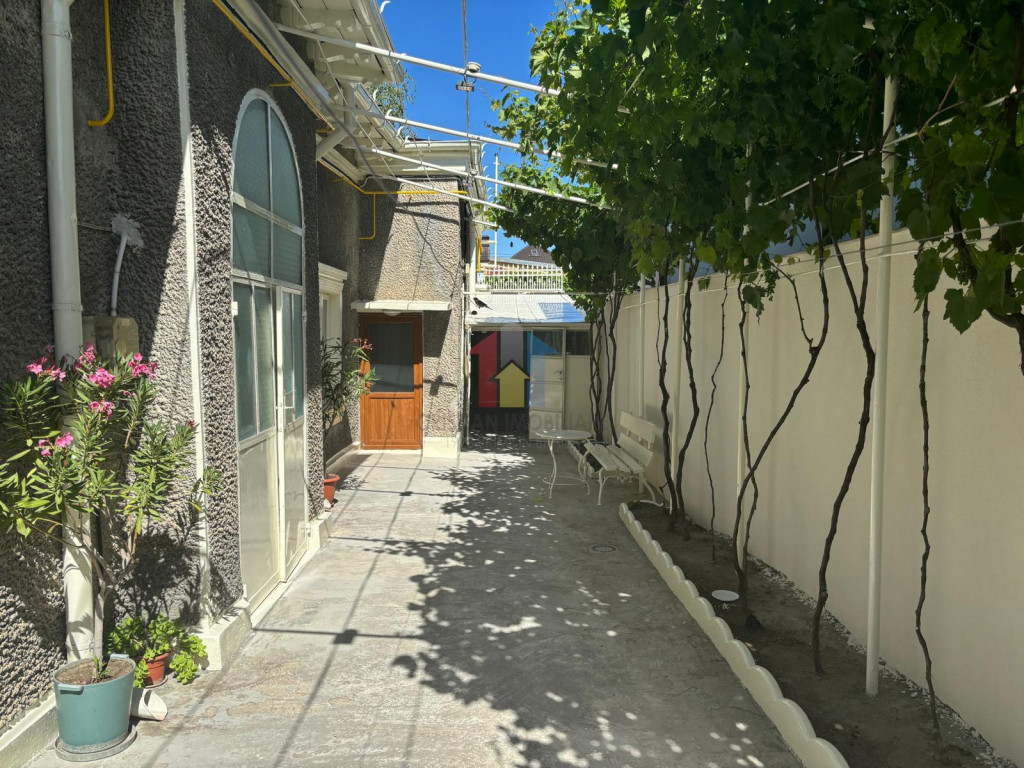 Casa 5 camere, caramida, Teren - 250 mp, zona Centrala