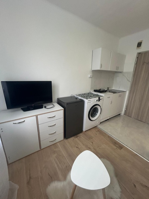 Camera de camin cu baie si bucatarie!