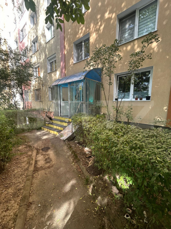 Apartament 3 camere, 68 mp, zona Vlahuta