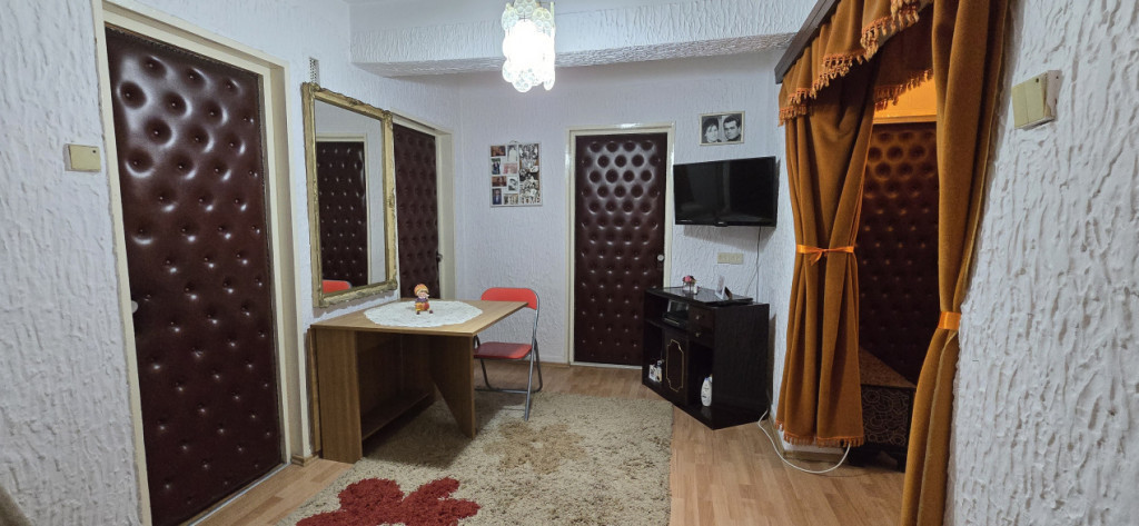 Apartament 4 camere, 83 mp, zona Vest