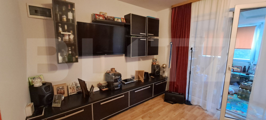 Apartament 2 camere, parter inalt ,zona Porii